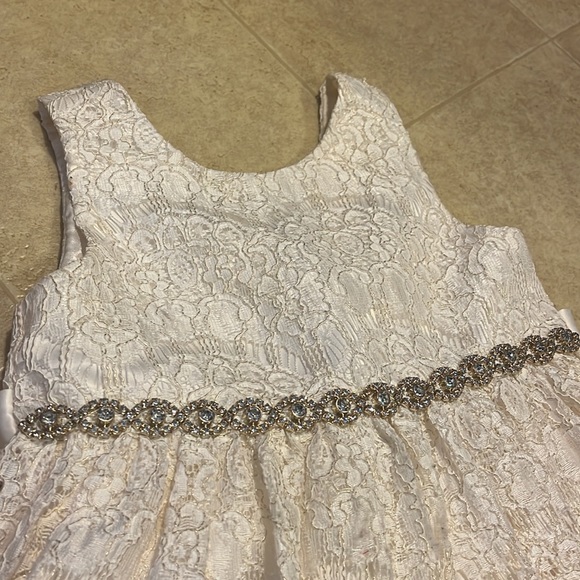 NWOT American Princess dress, ivory w/gold accents. Size 4 Beautiful! - Picture 2 of 8